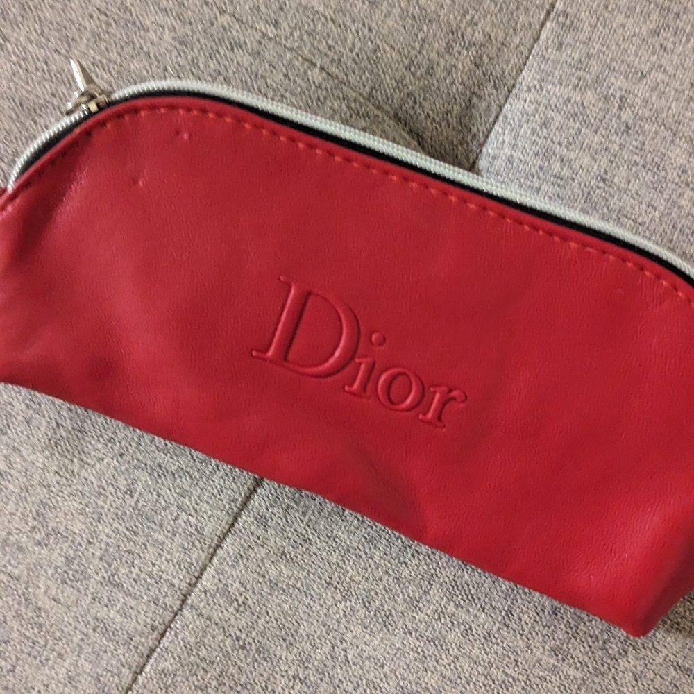CHRISTIAN DIOR RED STAR CHARM ZIPPY POUCH